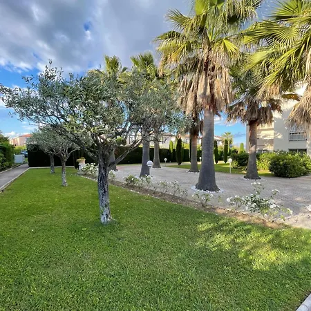 Apartamento Magnifique 2 pièces design, moderne, calme, proche plage, résidence avec piscine, tennis, wifi et place de parking privée *