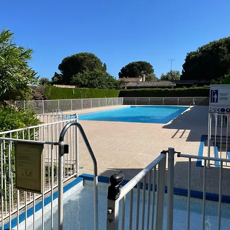 Magnifique 2 Pieces Design, Moderne, Calme, Proche Plage, Residence Avec Piscine, Tennis, Wifi Et Place De Parking Privee