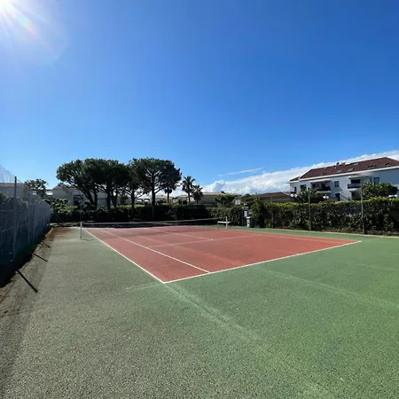 Apartamento Magnifique 2 pièces design, moderne, calme, proche plage, résidence avec piscine, tennis, wifi et place de parking privée Antibes